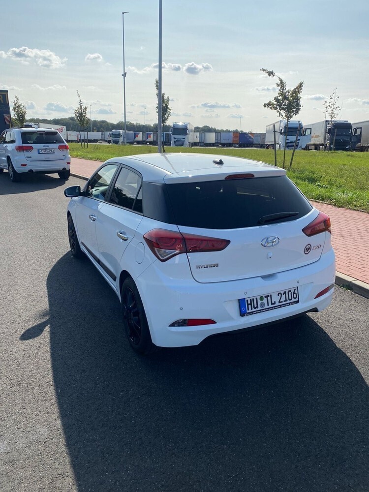 i20