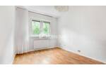 Bezugsfreie und gepflegte 3-Zimmer-Wohnung mit Loggia in ruhiger Lage
