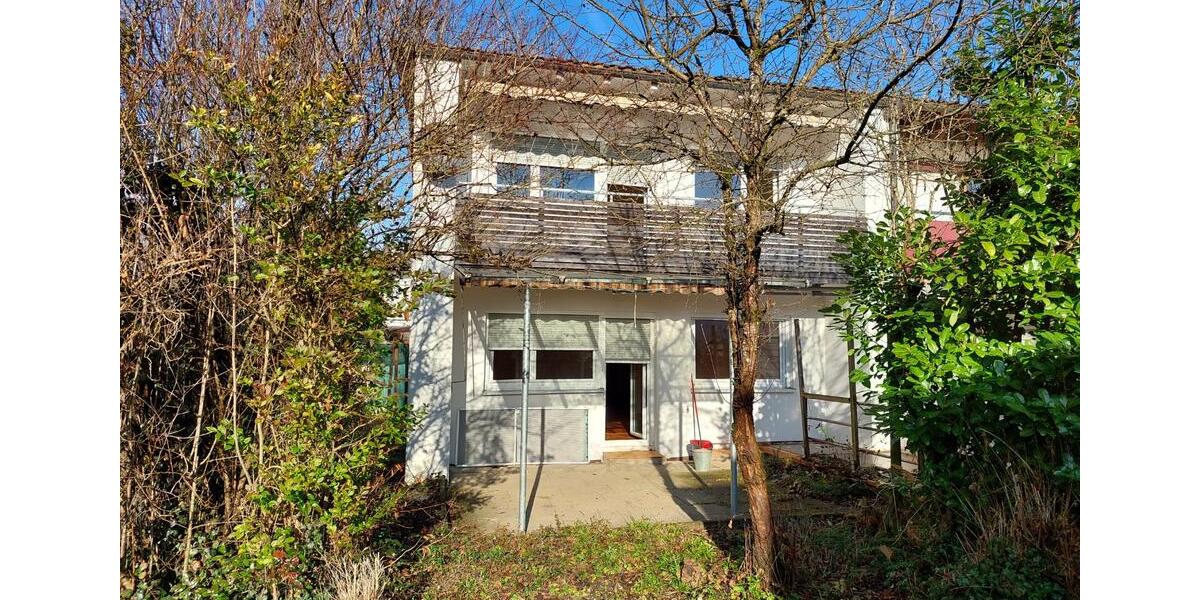 Reiheneckhaus mit großem Garten und Garage 5 zimmer