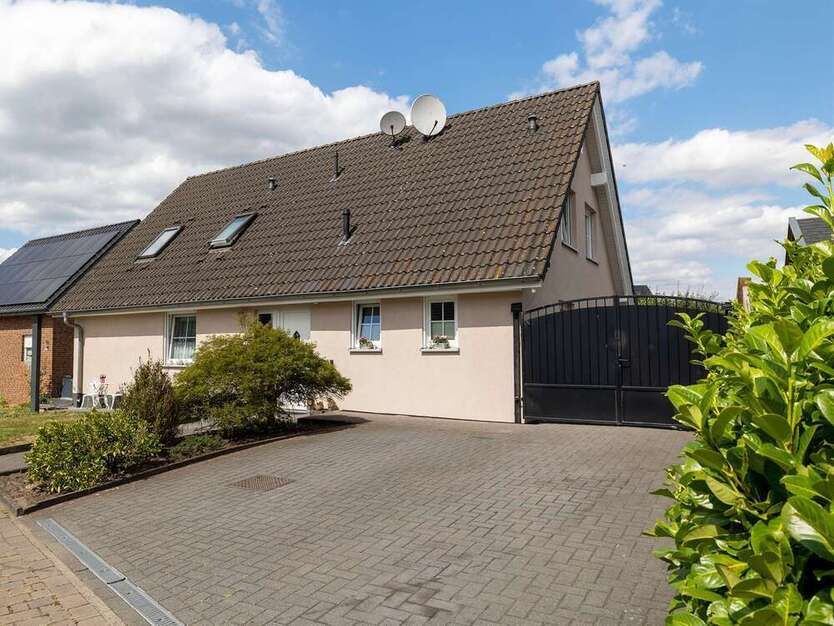 Haus zum Kaufen in Versmold 380.000 € 169.24 m²
