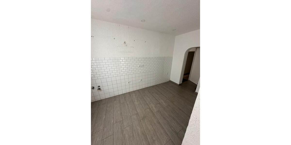 Erdgeschoßwohnung Püttlingen - 2 Zimmer, 67 m&sup2;, 600&euro; | Angebot:25549563