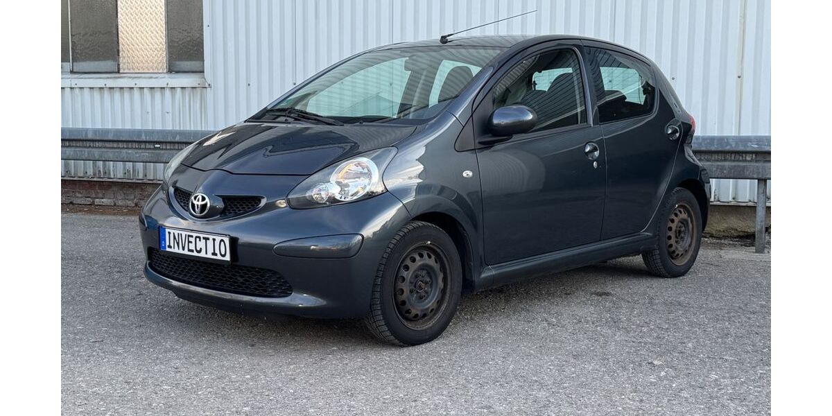 Toyota Aygo (X) 117.000 km 2.490 &euro; Puchheim Bahnhof (bei München) 82178