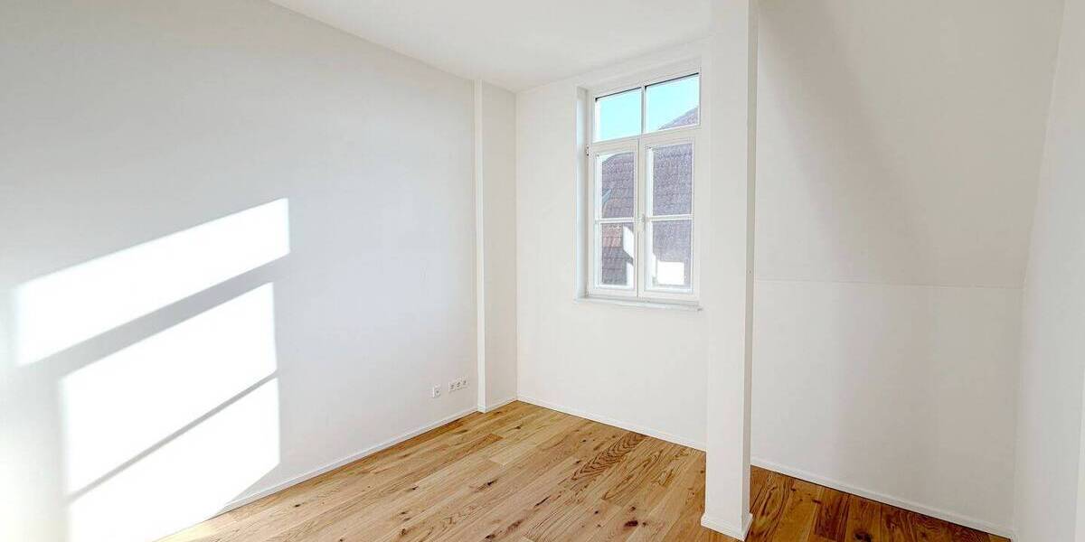 Etagenwohnung Reichenbach - 4 Zimmer, 106 m&sup2;, 1.400&euro; | Angebot:26345438