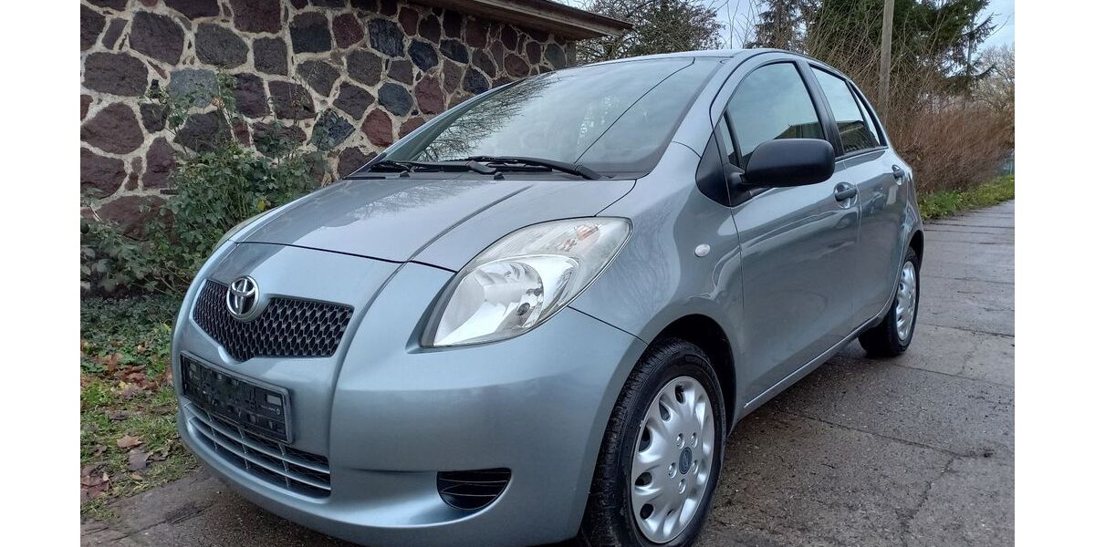 Toyota Yaris 191.000 km 2.990 &euro; Demmin 17109