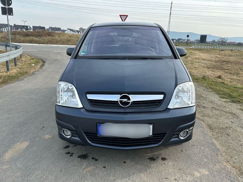 Opel Meriva 89.000 km 3.600 € Darmstadt 64289
