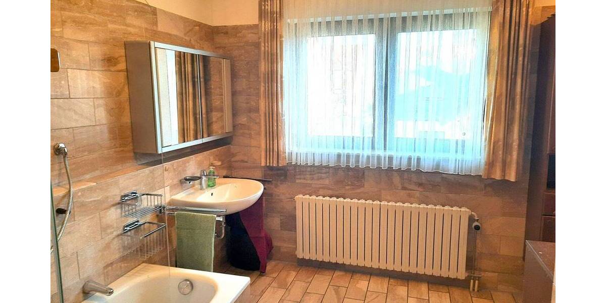 Einfamilienhaus Kriftel - 8 Zimmer, 251 m&sup2;, 1.080.000&euro; | Angebot:25968360