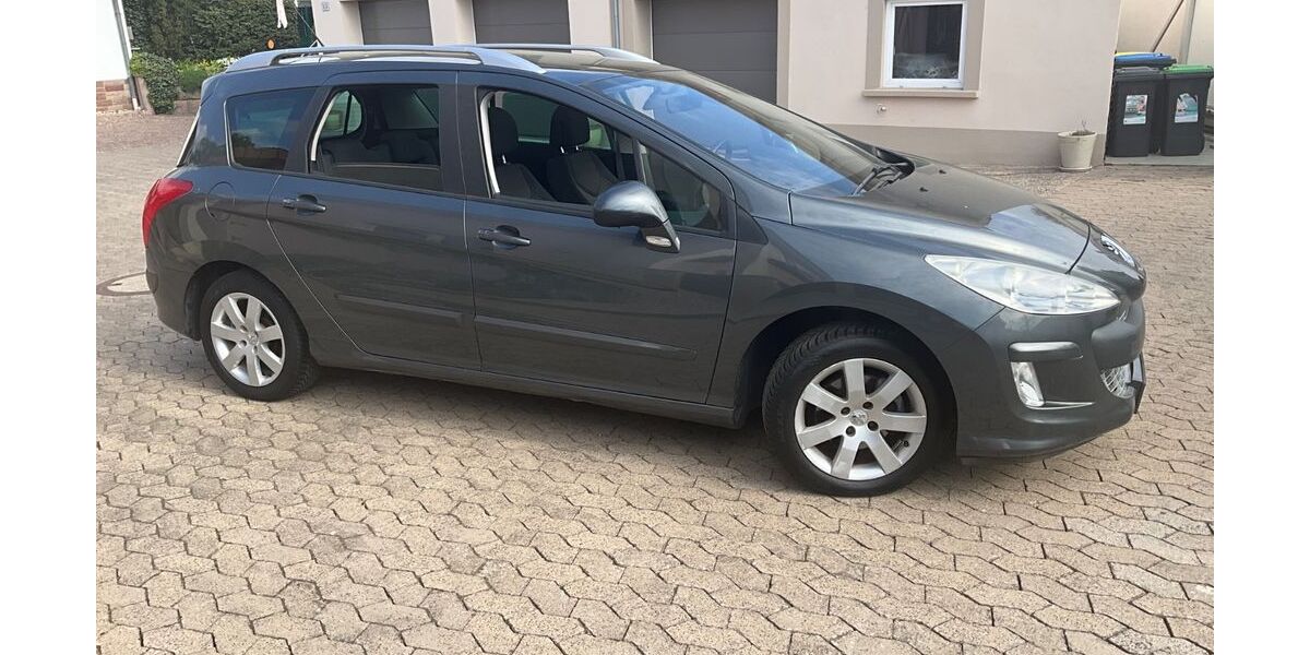 Peugeot 308 183.000 km 2.400 &euro; Saarlouis 66740