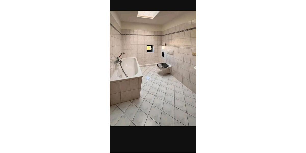 Dachgeschoßwohnung Vilshofen an der Donau - 3 Zimmer, 83 m&sup2;, 460&euro; | Angebot:26416923