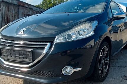 Peugeot 208 174.484 km 3.750 &euro; Neubrandenburg 17033