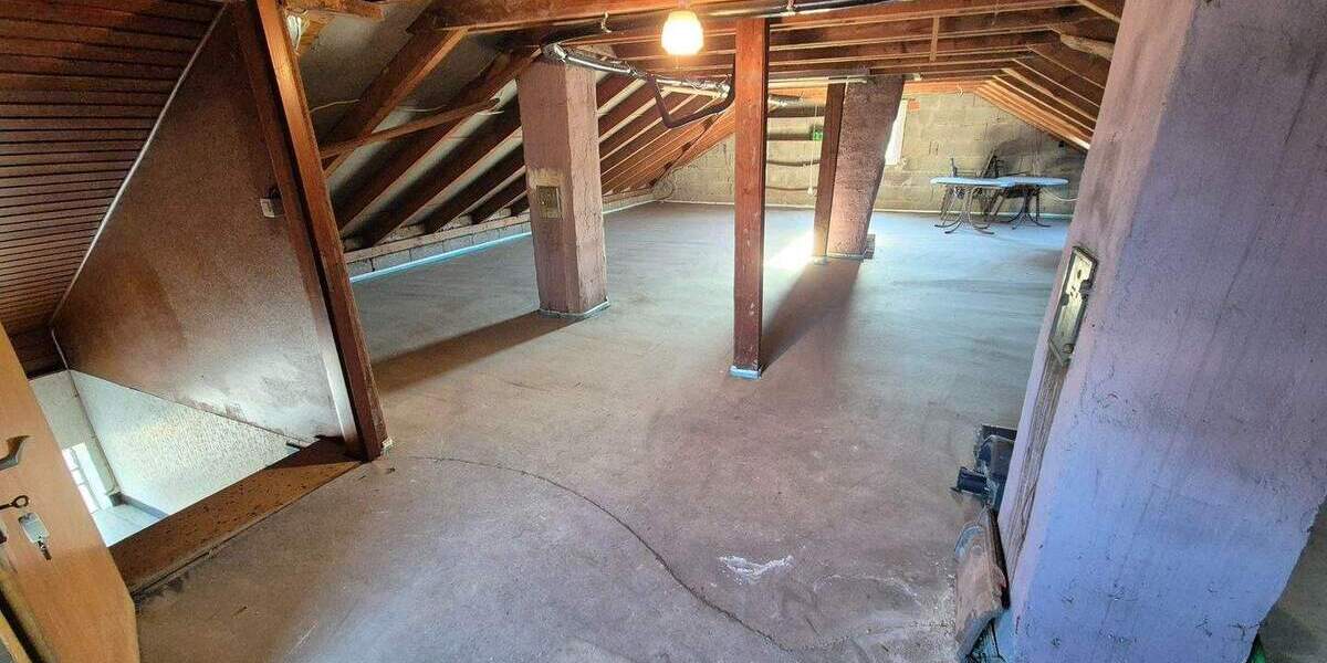 Mehrfamilienhaus, Wohnhaus Burkardroth Wollbach - 6 Zimmer, 159 m&sup2;, 189.000&euro; | Angebot:23941603