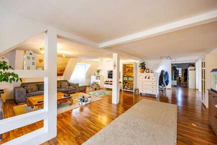 Haus Emmendingen - 15 Zimmer, 650 m&sup2;, 1.050.000&euro; | Angebot:25472382