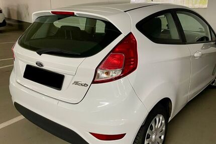 Ford Fiesta 146.400 km 3.900 &euro; Mönchengladbach 41065