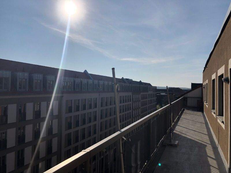 2 ZIMMER APARTMENT MIT EINBAUKÜCHE IM DACHGESCHOSS... 2 zimmer