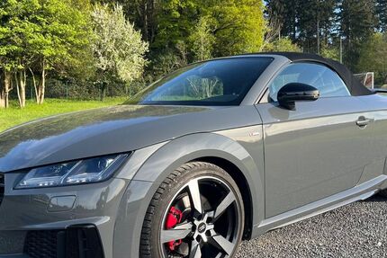 Audi TT 49.000 km 33.690 &euro; Roetgen 52159