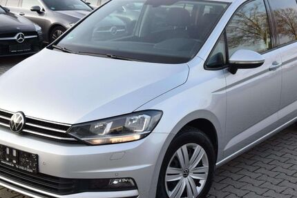 VW Touran 180.000 km 16.199 &euro; Poing 85586