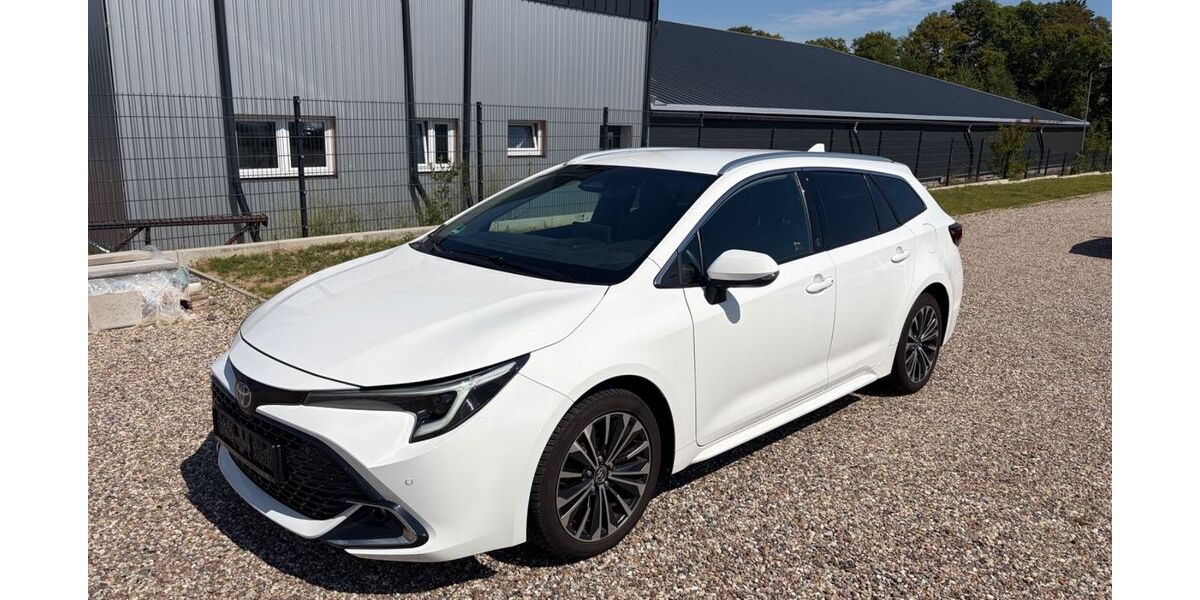 Toyota Corolla 242.000 km 15.999 &euro; Ratzeburg bei Hamburg 23909