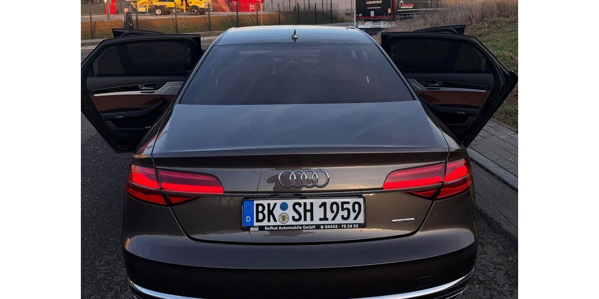 Audi A8 170.000 km 31.400 &euro; Backnang 71522