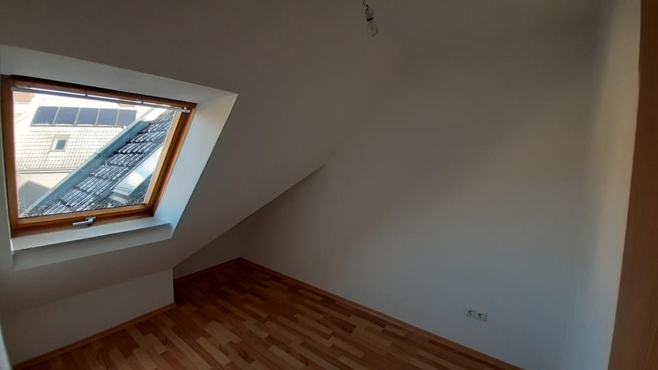 Dachgeschoßwohnung Aichach - 2.5 Zimmer, 67 m&sup2;, 320.000&euro; | Angebot:26762647