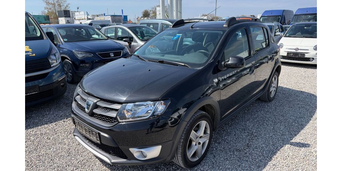 Dacia Sandero 137.000 km 2.990 &euro; München 81829