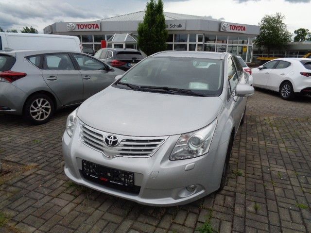 Toyota Avensis 101.513 km 7.500 &euro; Aschersleben 06449