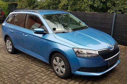 Skoda Fabia 28.500 km 9.950 &euro; Bielefeld 33649