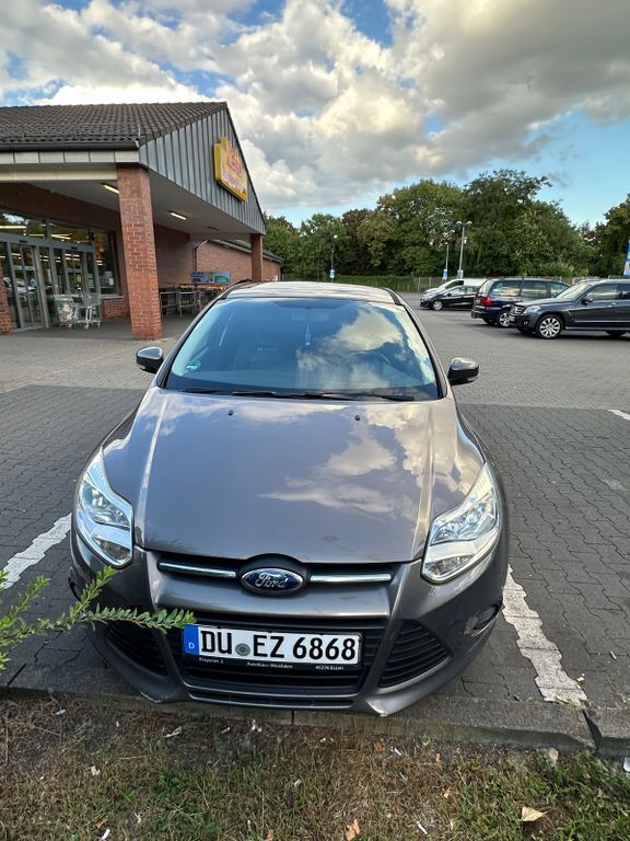 Ford Focus 123.000 km 9.400 € Duisburg 47166