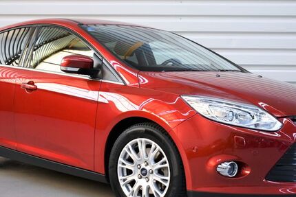 Ford Focus 48.500 km 9.290 &euro; Forst 76694