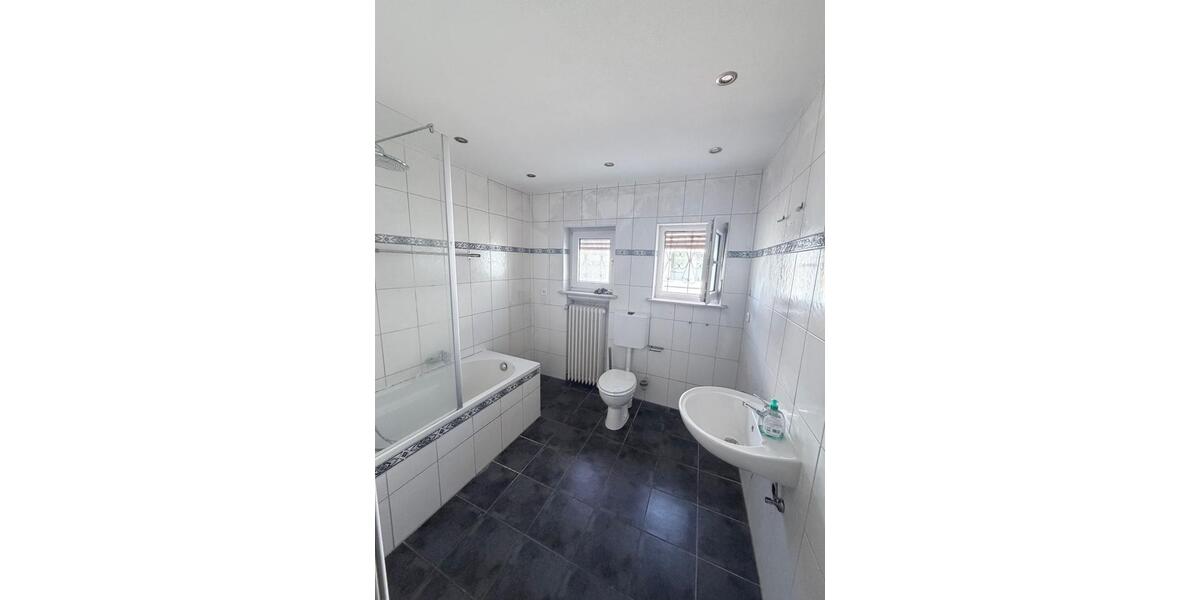 Einfamilienhaus Altenstadt - 6 Zimmer, 150 m&sup2;, 1.600&euro; | Angebot:26195902