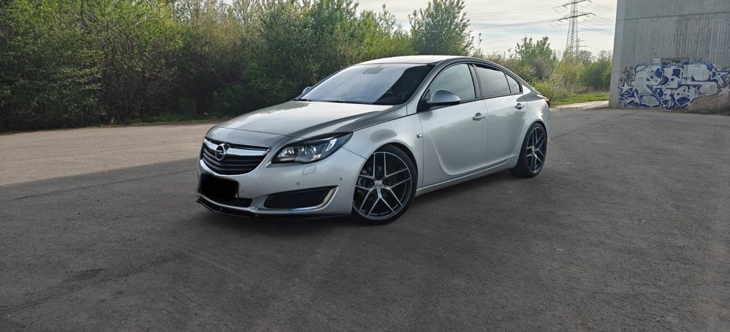 Opel Insignia 128.049 km 8.300 &euro; Halle/Saale 06110