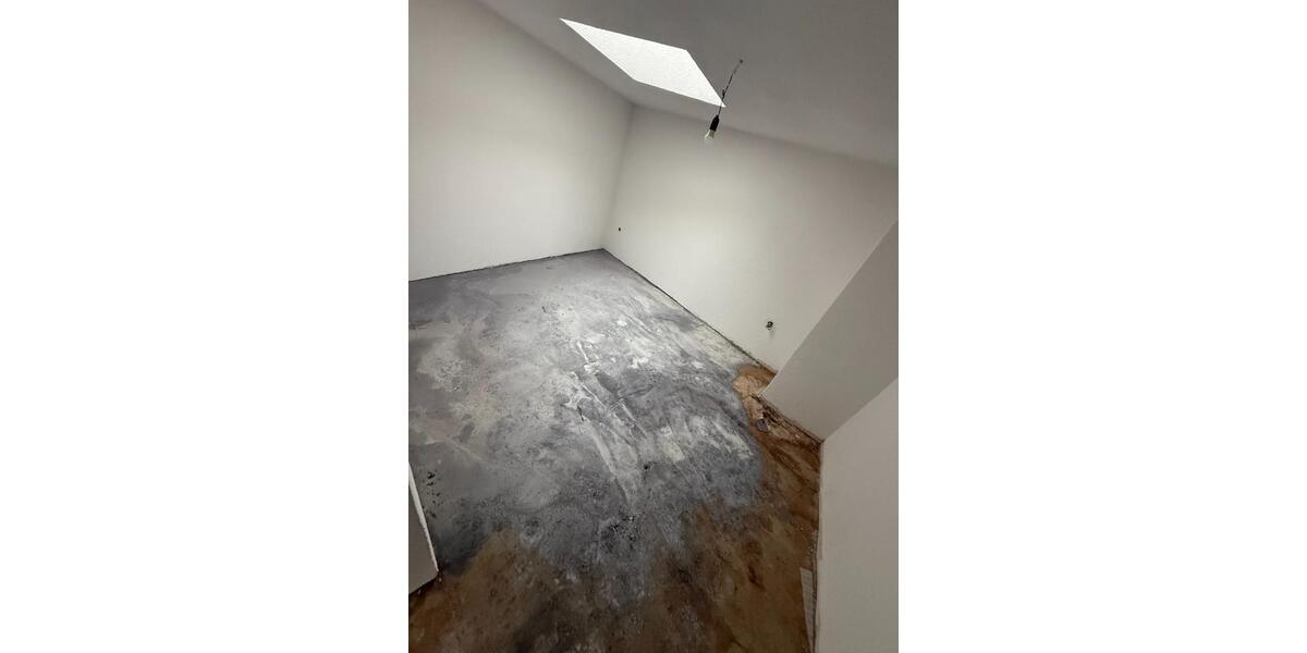 Großes Sieben-Zimmer-Reihenmittelhaus in Massivbauweise | 120 m² 7 zimmer