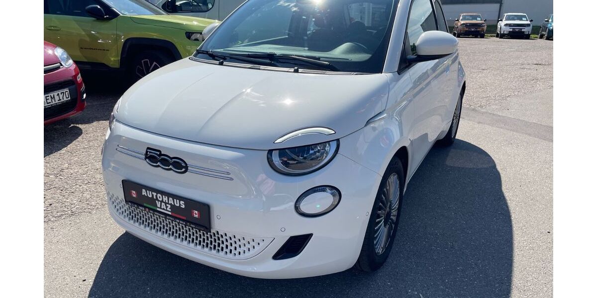 Fiat 500e 20.213 km 22.500 &euro; Villingen-Schwenningen 78052
