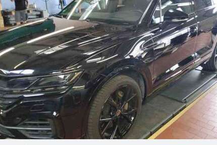 VW Touareg 66.105 km 51.440 € Duisburg 47059