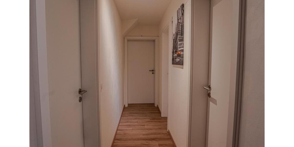 Dachgeschoßwohnung Brackenheim - 3 Zimmer, 80 m&sup2;, 320.000&euro; | Angebot:26241457