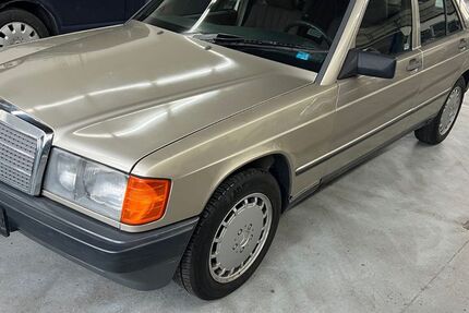 Mercedes-Benz 190 332.000 km 6.950 € Gosberg 91361