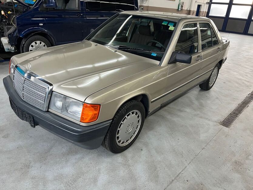 Mercedes-Benz 190 332.000 km 6.950 € Gosberg 91361