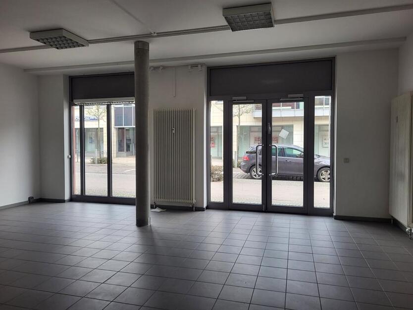 Attraktive Gewerbemieteinheit in Neustrelitz, Strelitzer Straße zimmer