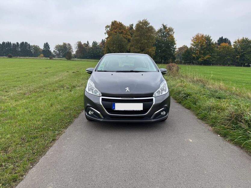 Peugeot 208 70.000 km 8.000 € Düsseldorf 40547