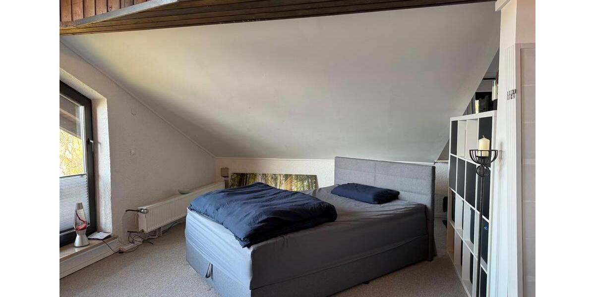 Dachgeschoßwohnung Königswinter - 3 Zimmer, 130 m&sup2;, 1.000&euro; | Angebot:24818713