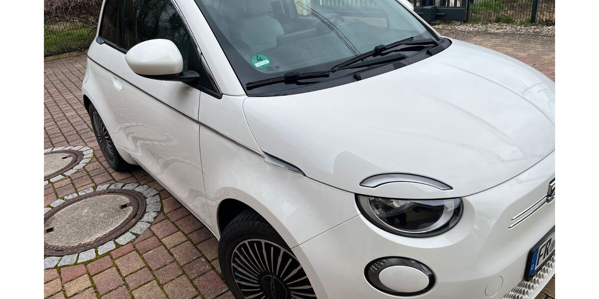 Fiat 500e 13.000 km 18.500 &euro; Auggen 79424
