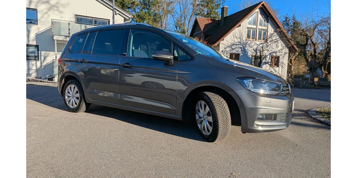 VW Touran 140.000 km 16.200 &euro; Friedrichshafen 88048