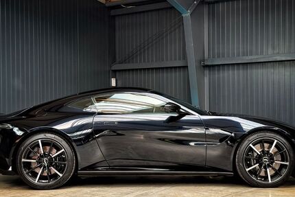 Aston Martin V8 Vantage 13.144 km 139.999 € Siek 22962