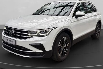 VW Tiguan 64.129 km 27.470 &euro; Mönchengladbach 41238