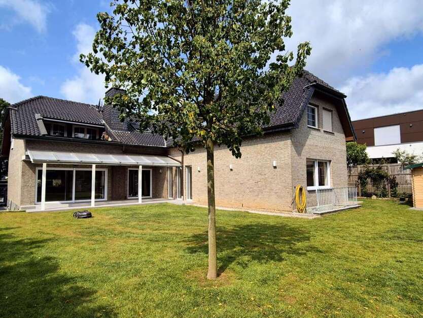 Haus zum Mieten in Baesweiler 1.500 € 147 m² 3 zimmer