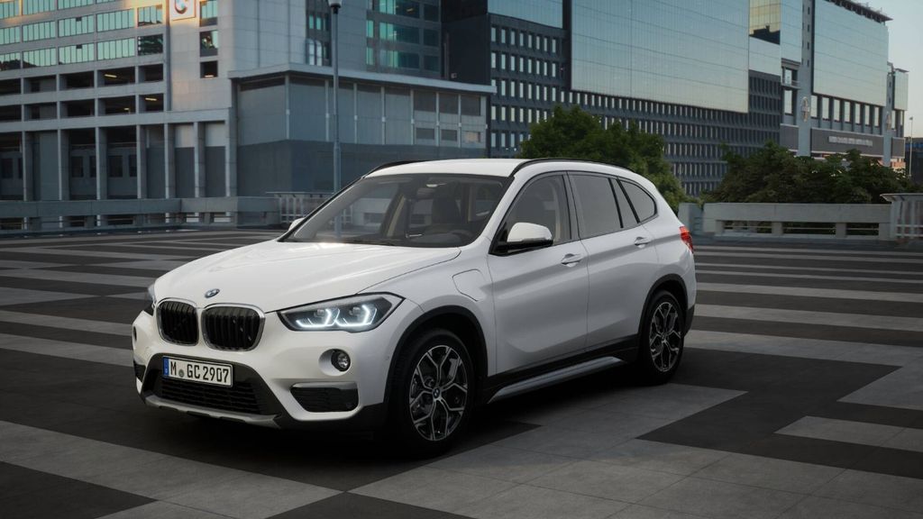 BMW X1 33.171 km 27.855 &euro; Gera 07552