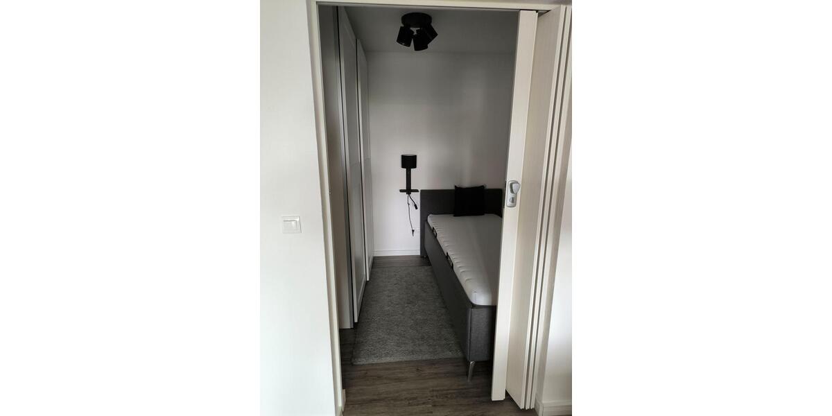 Etagenwohnung Neuss Reuschenberg - 1 Zimmer, 44 m&sup2;, 695&euro; | Angebot:26579036