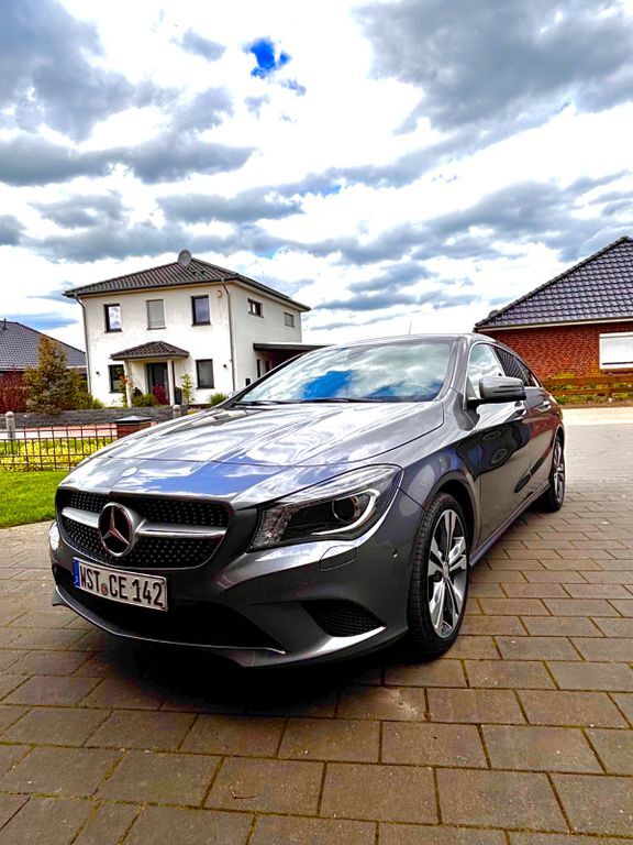 CLA 200 Shooting Brake