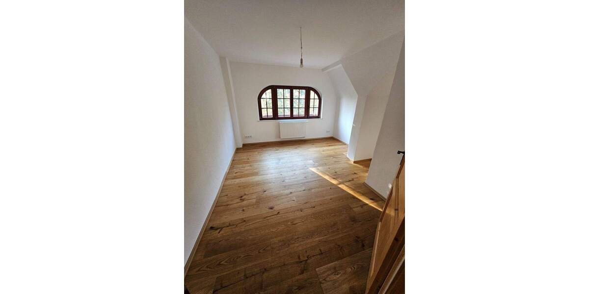 Einfamilienhaus Großpösna - 8 Zimmer, 217 m&sup2;, 2.520&euro; | Angebot:22434763