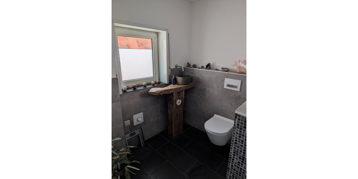 Neuental, EFH + Nebengeb. - Einfamilienhaus Neuental | Angebot:26110078