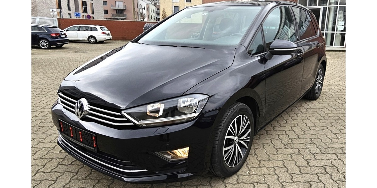 VW Golf Sportsvan VII Sound, KLIMA, ACC, AHK,1 Hand 239.000 km 7.998 &euro; Braunschweig 38106