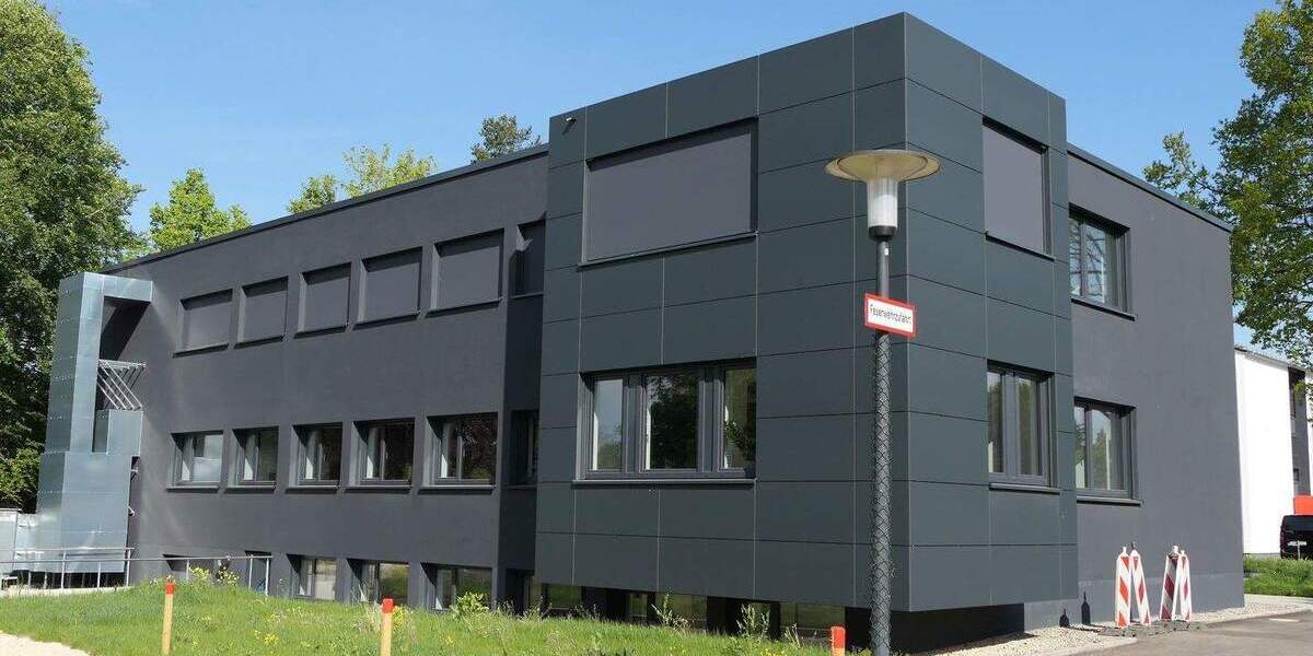 Vielfältig nutzbares BürogebäudePraxisgebäude zimmer